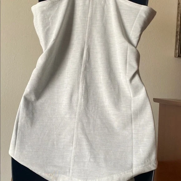 Tracksmith Horizon Tank - Picture 6 of 9